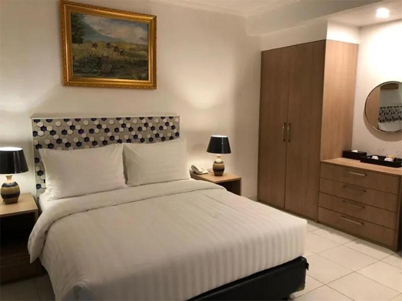 Bening Boutique Hotel Managed By Salak Hospitality Bekasi Bagian luar foto